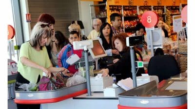 Mini-dons à la caisse des supermarchés : l'argent est-il reversé en totalité aux associations ?