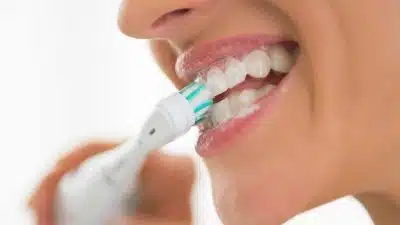 À quelle fréquence faut-il vraiment changer sa brosse à dents ?