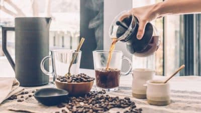 Boire du café décaféiné est-il vraiment une bonne idée pour la santé ?
