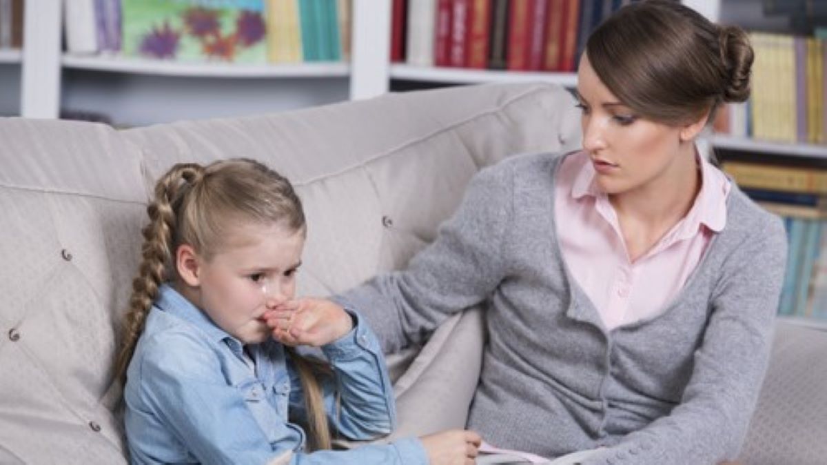 Voici 3 choses qu'il faudrait faire après s'être énervé contre son enfant selon une psychologue