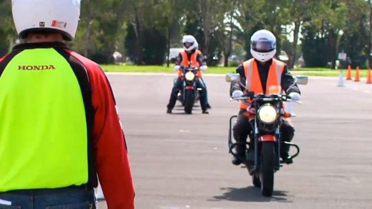 Le permis moto devient gratuit pour de nombreux Français – voici les conditions pour en profiter