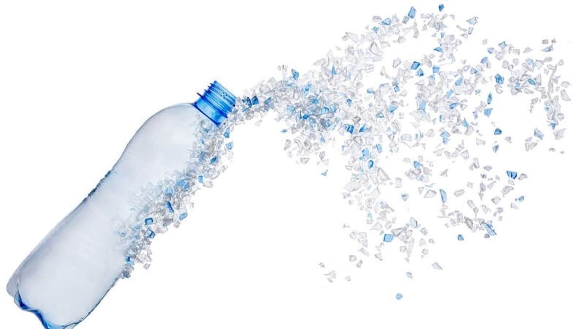Bouteille d’eau : nos meilleurs conseils pour se débarrasser des microplastiques !